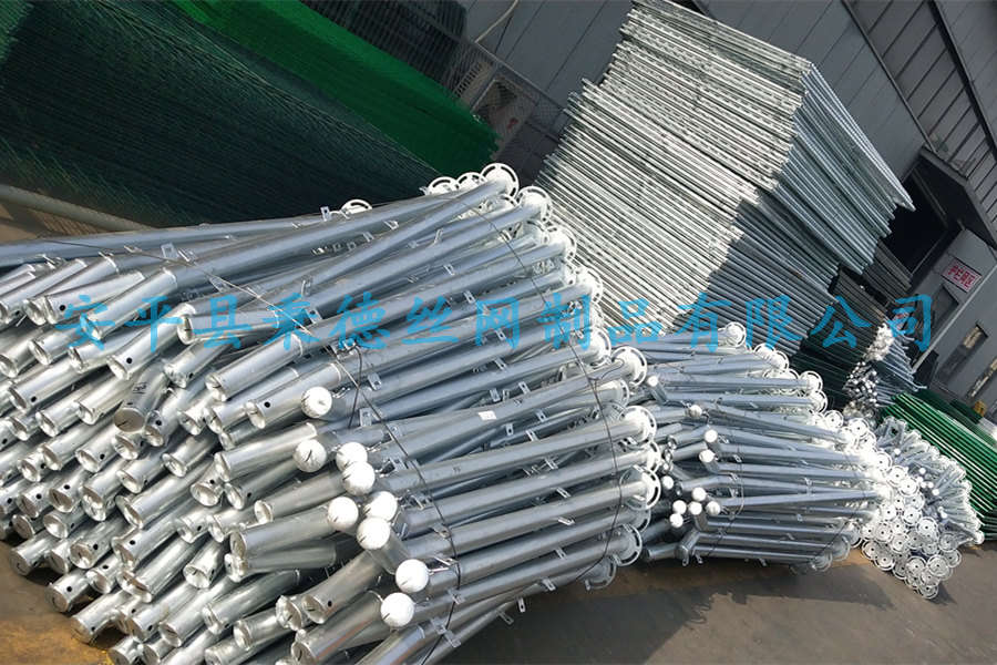 武漢熱鍍鋅鋼板網隔離網